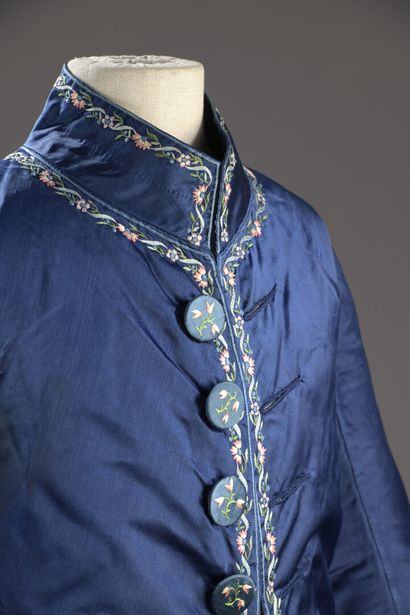 null Elegant embroidered suit, probably China for Europe, Louis XVI period, suit...