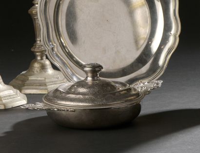 null Silver covered bowl by André Leveneur, Grenoble circa 1703-1705 (letter I)

The...
