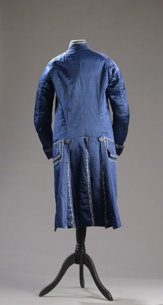 null Elegant embroidered suit, probably China for Europe, Louis XVI period, suit...