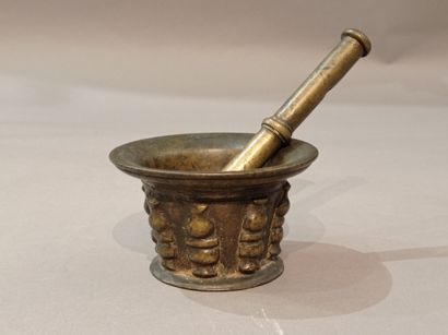 Bronze mortar and pestle, 16th-17th century...