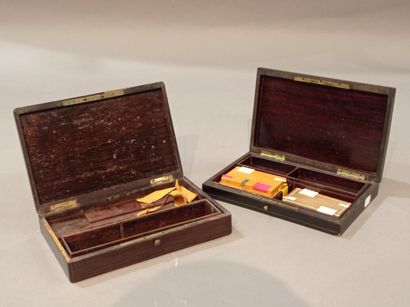 null Deux boîtes à jeu, seconde moitié du XIXe s.

En placage de bois noirci et incrustations...