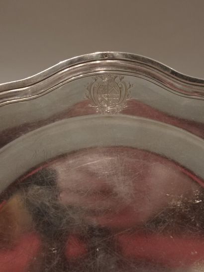 null 
Silver dish, Paris 1747, MO J L Morel




With five contours, fillet mouldings,...