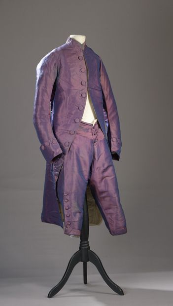 null Changeable taffeta suit and breeches, Louis XVI period, circa 1785, with a small...