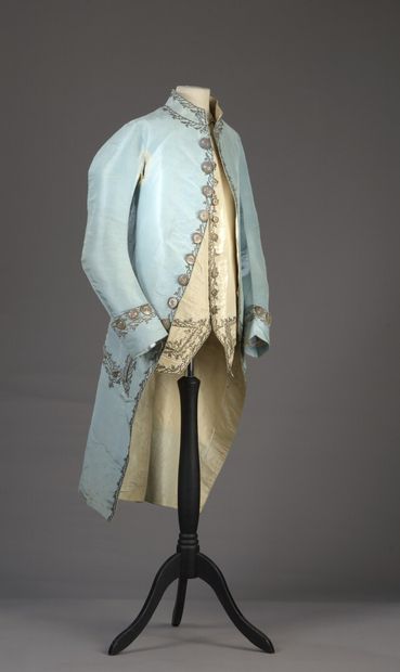null Court suit and waistcoat front, Louis XVI period, suit with small straight collar...