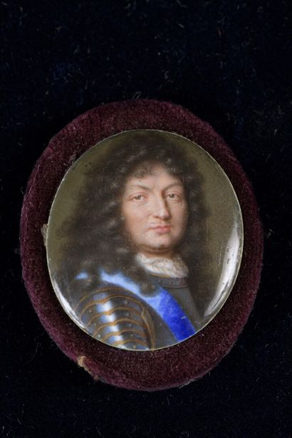  Attribué à Jean PETITOT, (1607-1691) 
Portrait de Louis XIV 
Miniature. 
Restaurations...