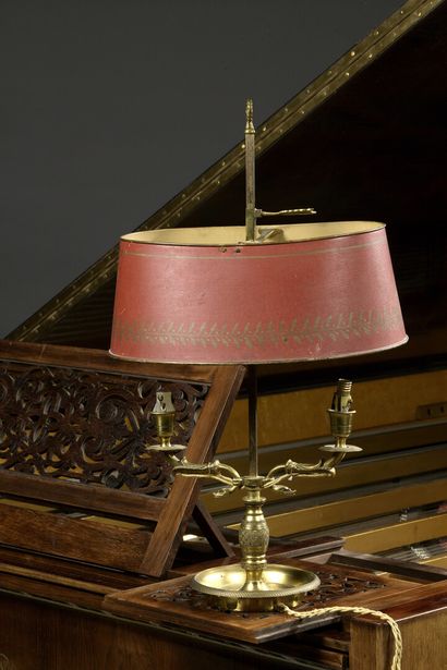  Lampe bouillotte en laiton, XIXe siècle 
H. 57 cm
