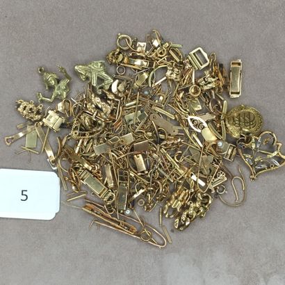 null Lot de bijoux accidentés en or et alliage d'or.

PBT. 165 g