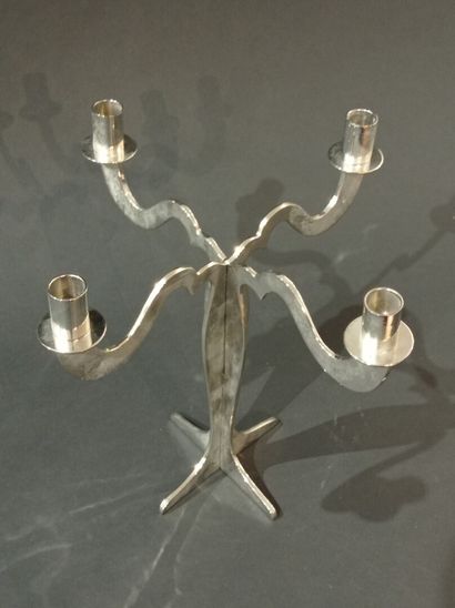 null DRIADE KOSMO

Chrome-plated metal candelabra with four lights.

Of curved form.

Dismountable.

H....