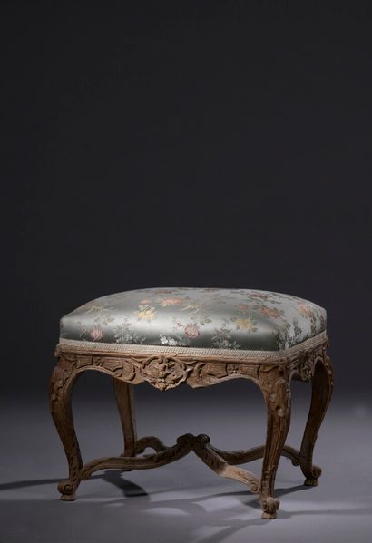 Molded and carved wood stool, Louis XV style...
