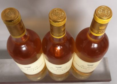 null Trois bouteilles Château de FARGUES - Sauternes 2014 

En caisse bois.