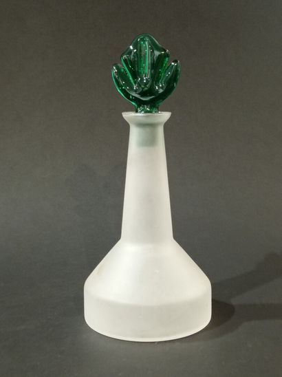 null ITALIAN work, XXth century

Carafe in opalescent glass.

The stopper in the...