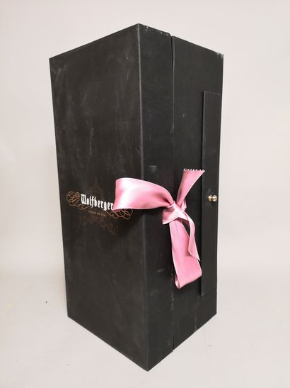 null Un magnum CRÉMANT D'ALSACE « Rosé brut » - WOLFBERGER Coffret prestige. 

Edition...