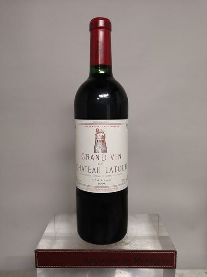 Une bouteille Château LATOUR - 1er GCC Pauillac...