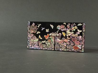 null KOREA, 20th century

Two lacquered boxes with mother-of-pearl flowers and foliage....
