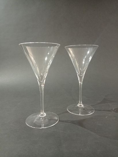  MOSER 
Suite of eight cocktail glasses of flared form. Signed with a cartouche on...