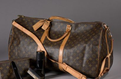 Louis VUITTON

Travel bag.

Wear.

34 x 59...