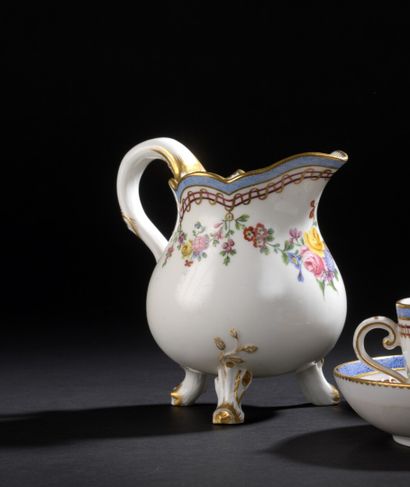 null SÈVRES, 18th century, circa 1770

Three-legged milk jug in soft porcelain with...