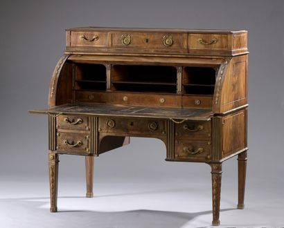  Important cylinder desk stamped D. ROENTGEN from the Louis XVI period 
In mahogany...