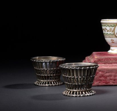 null PARIS, 1773, master goldsmith PFR

Pair of openwork silver egg cups in the form...