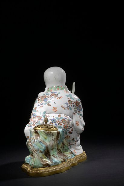  CHANTILLY, XVIIIe siècle, vers 1735-1740 
Figure de magot barbu en porcelaine tendre...