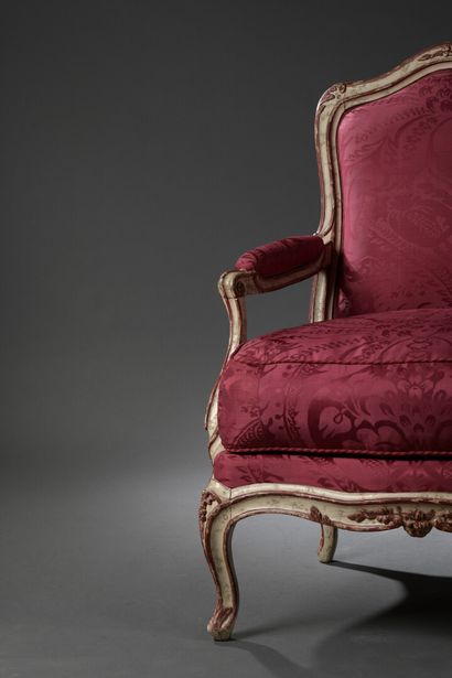 null Grand fauteuil bas à châssis estampillé I. AVISSE d'époque Louis XV

En bois...
