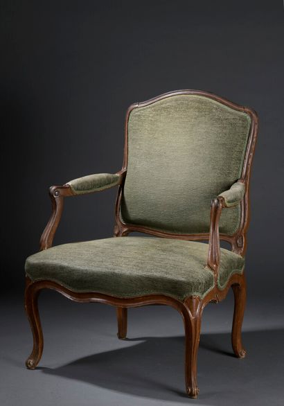 null Armchair stamped N. Q. FOLIOT from the Louis XV period

In molded and relacquered...