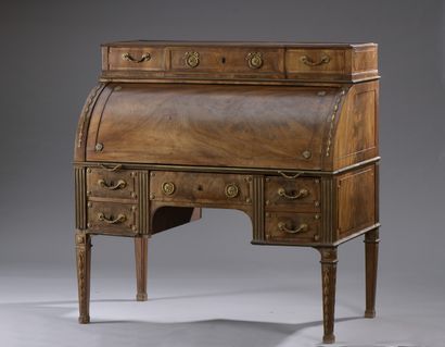 Important cylinder desk stamped D. ROENTGEN from the Louis XVI period 
In mahogany...