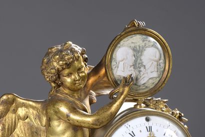 null 
Pendule en bronze et marbre blanc d'époque Louis XVI




Ornée d'un amour présentant...