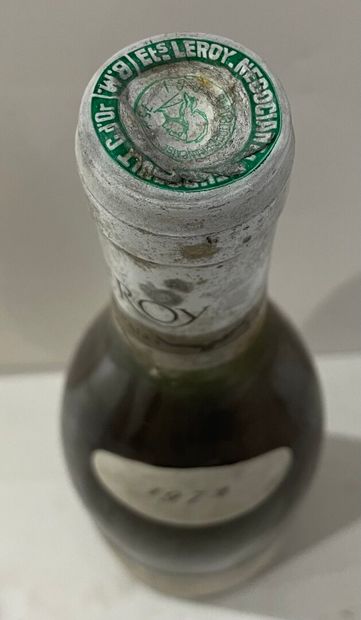 null 1 bottle of CHAMBOLLE-MUSIGNY "Les Charmes" LEROY Neg. 1972

Label slightly...