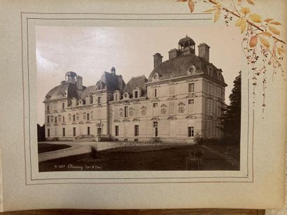 [Album]. [Touraine]. [Bretagne]. Album comprenant 104 photographies sur la Touraine...