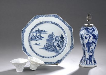 CHINE, XVIIIe siècle. Plat en porcelaine