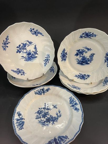 null TOURNAI, 18th-19th century

Four plates and two round compotiers with twisted...