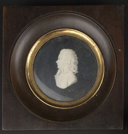  Jérôme LANGLOIS (1756- 1804) 
Miniature en grisaille. 
Portrait d'homme de profil....