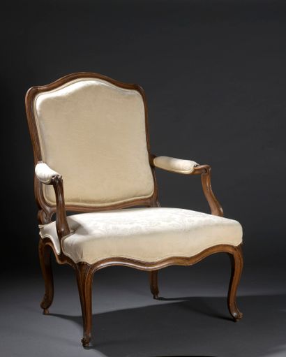  Large molded wood armchair stamped M. CRESSON from the Louis XV period. 
With flat...