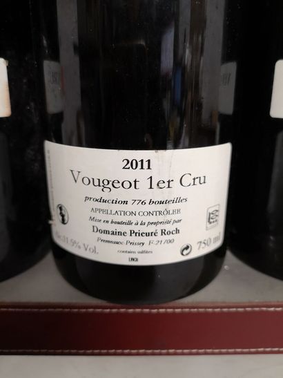 null 6 bouteilles VOUGEOT 1er Cru - PRIEURÉ ROCH 2011 Etiquettes légèrement tachées...