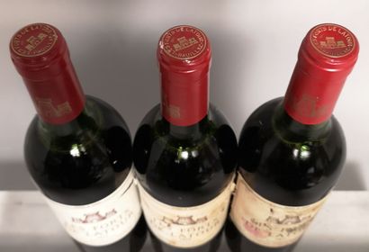 null 3 bottles Les FORTS DE LATOUR - 2nd wine of Château LATOUR Pauillac 1977 Stained...
