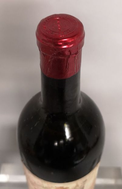 null 1 bottle Château GRUAUD LAROSE - 2nd Gcc Saint Julien 1949 Label slightly stained...