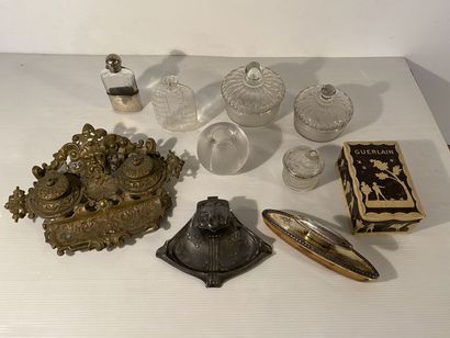 null English work, 19th century

Toiletries set including a glass bottle and a silver...