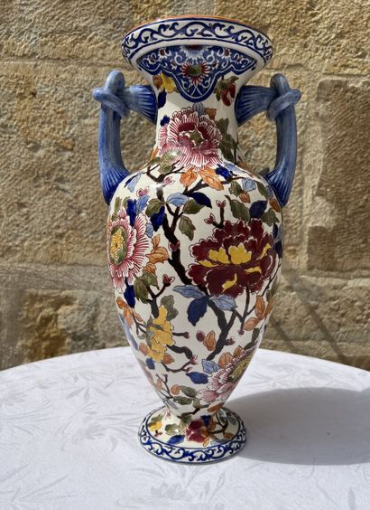 GIEN XXth century 
Peonies vase 
H. 40 c...