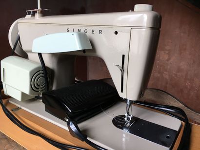 null SINGER

Sewing machine