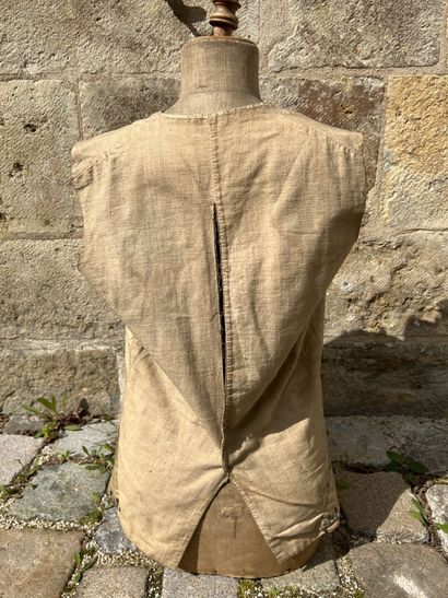 null Child's vest, 18th century

Cream color



Accidents