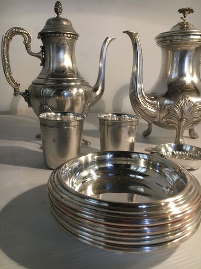 null Lot of silver plated metal including: 

2 pourers, 2 timbales, 1 wine-taster...
