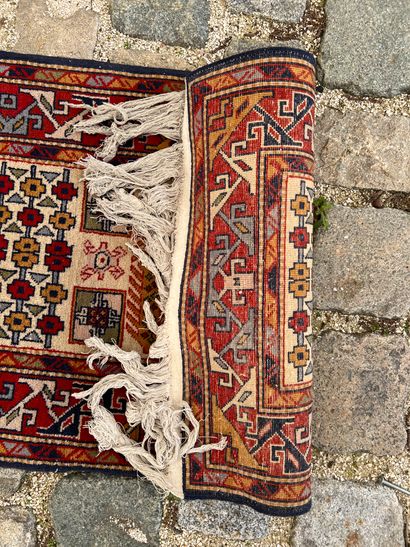 null CAUCASUS, XXth century

Two carpets in wool yarns

110 x 167 and 60 x 140 c...