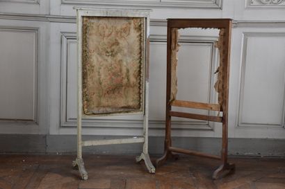 null Two fireplace screens, 19th century

One lacquered, the other in natural wood

H....