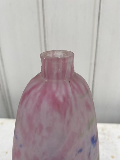 null MÜLLER Brothers

Speckled glass bottle of the 1900's. 

Signed on the base.

H....