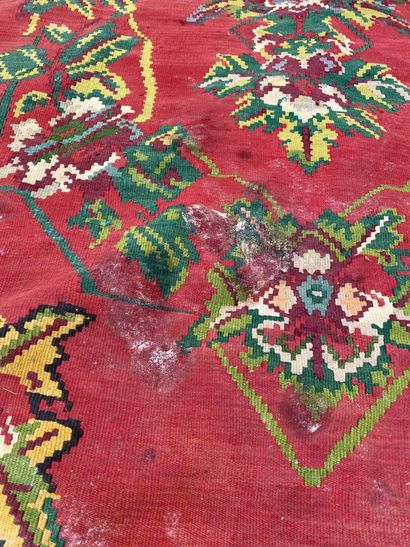 null Two used carpets Turkey and Morocco

300 x 225 cm

242 x 174 cm