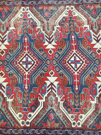 null CAUCASUS, XXth century

Wool carpet with three medallions decorations

276 x...