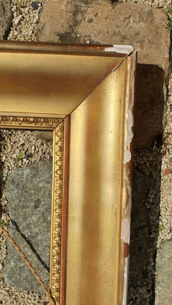 null Paire de cadres en bois et stuc doré, XIXe

43 x 62,5 cm (à vue)