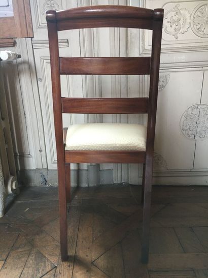 null Set of two chairs and a stool 

- H. 84, W. 45, D. 38 cm 

- H. 87, W. 47, D....