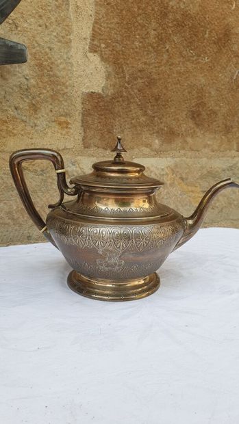 null Coffee and tea set in silver, Minerve mark.

Including a teapot, a coffee pot,...